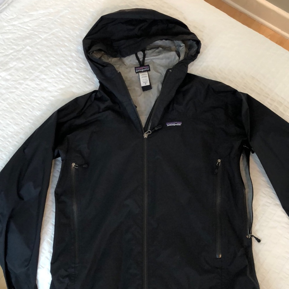 Patagonia rain jacket, SZ Medium